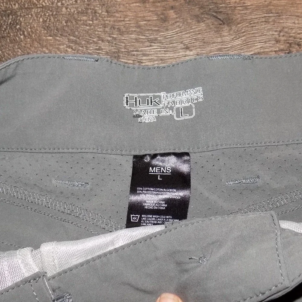 Huk Fishing Shorts Mens L Gray Performance Outdoor Stretch Cargo Pockets